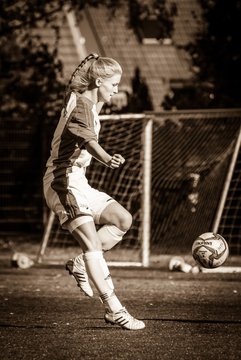Bild 2812 - B-Juniorinnen SV Henstedt Ulzburg - SG Weststeinburg : Ergebnis: 4:0